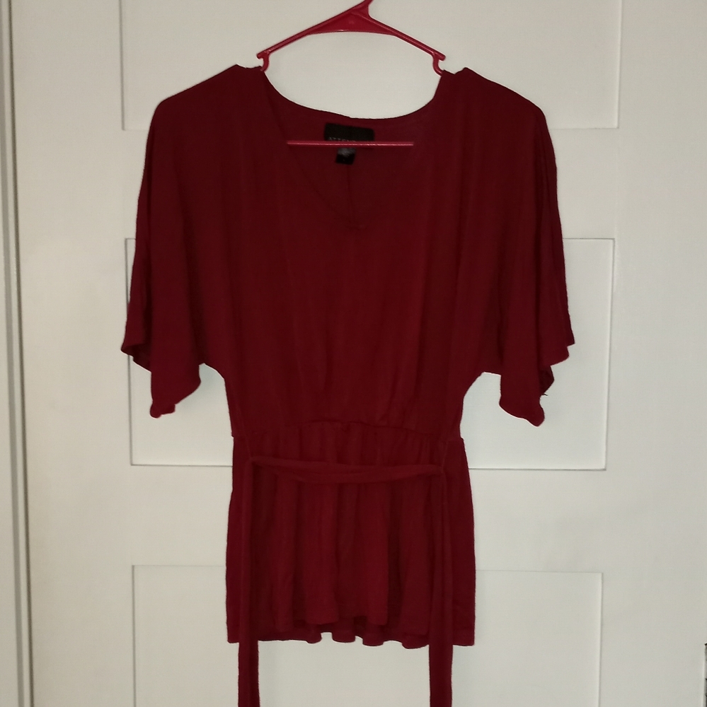 🦋 ATTENTION Burgundy Blouse.
